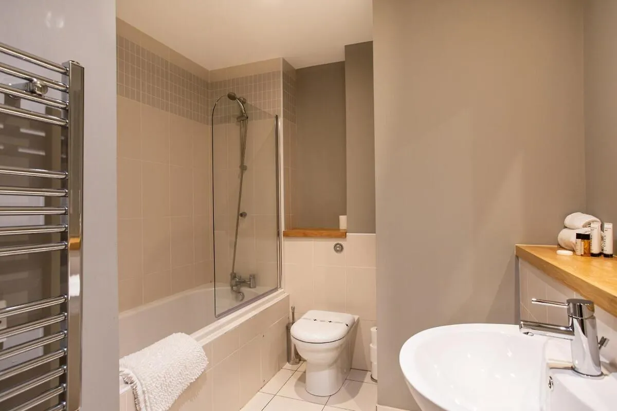 아파트 Titanic And City Views I Ultra Luxury City Parking I Long Stay 벨파스트 영국