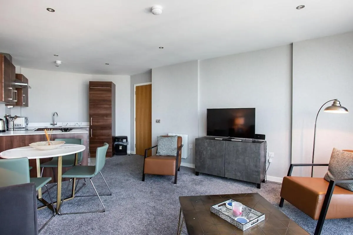 Titanic And City Views I Ultra Luxury City Parking I Long Stay 벨파스트 아파트